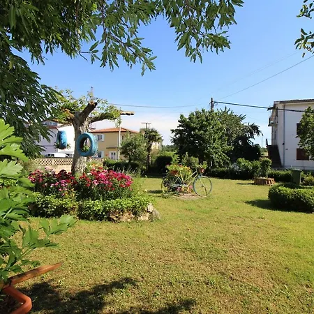 Fero With Beautiful Garden * Πόρετς