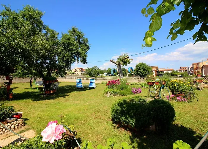 Fero With Beautiful Garden 아파트 포레치