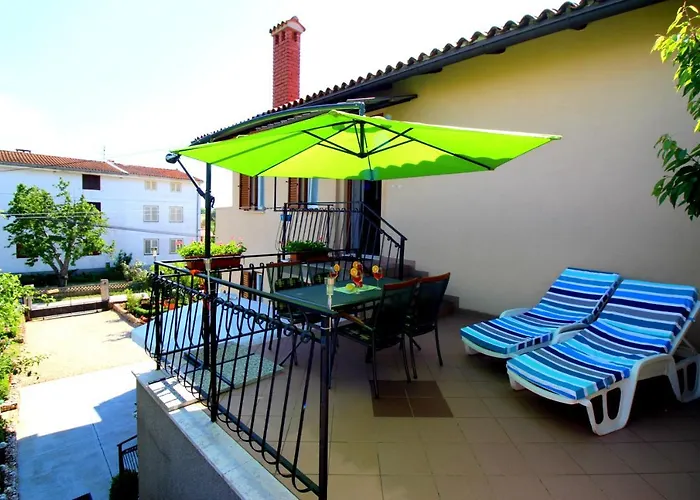 Fero With Beautiful Garden Πόρετς