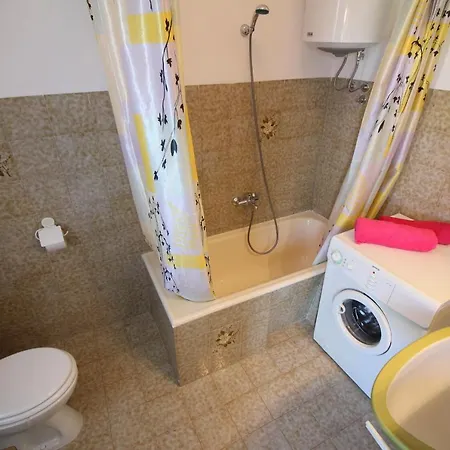 Apartment Fero With Beautiful Garden Poreč