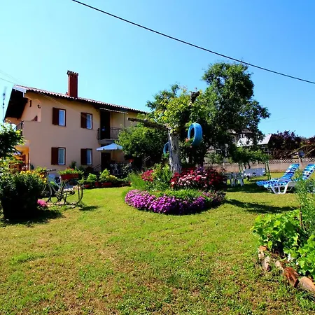 Fero With Beautiful Garden Apartment